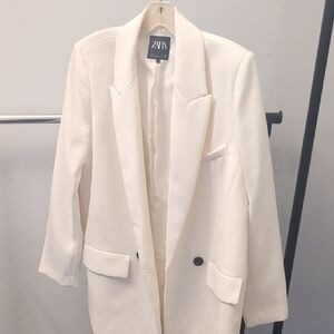 Zara Women's Off-White Blazer